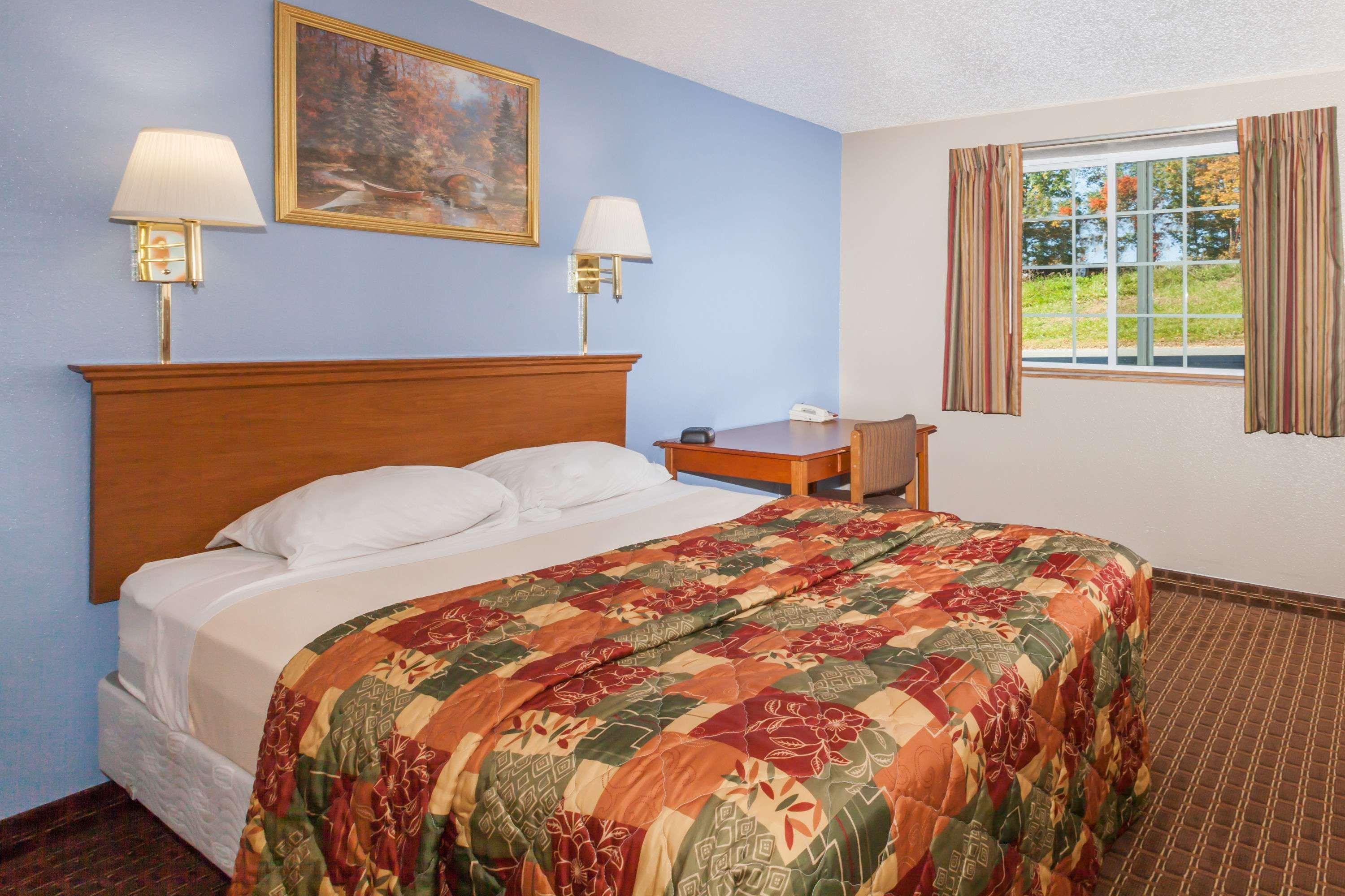 Super 8 By Wyndham Johnstown/Gloversville Exterior photo
